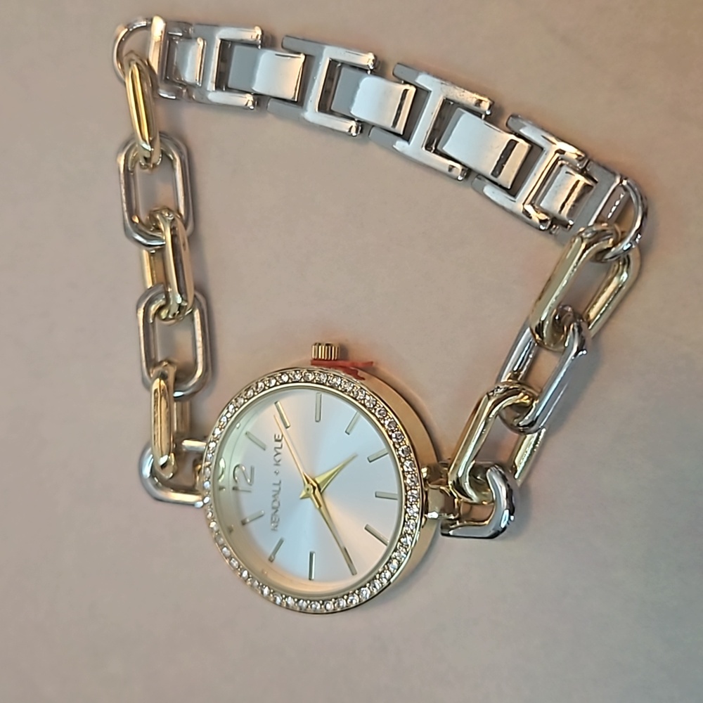 KENDALL & KYLIE  Watch and Bracelet gift 🎁 set - Picture 9 of 13